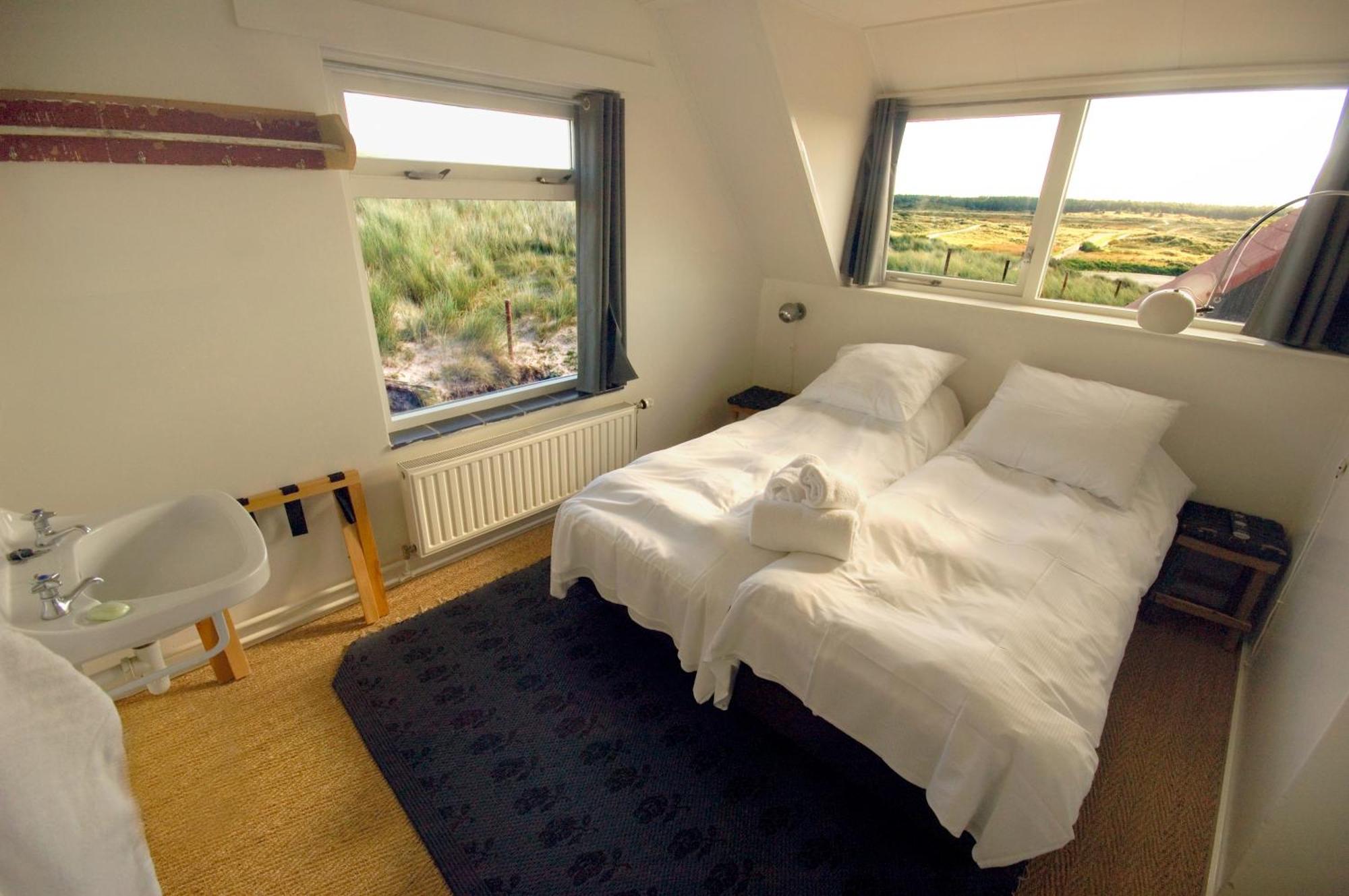 Strandhotel Terschelling B&B Formerum Exterior photo